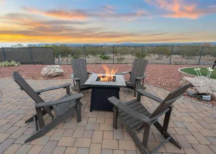 Holiday home Stargazers Private Paradise With Pool And Hot Tub!