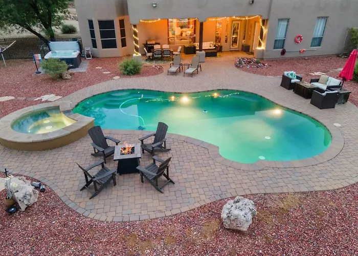Stargazers Private Paradise With Pool And Hot Tub!